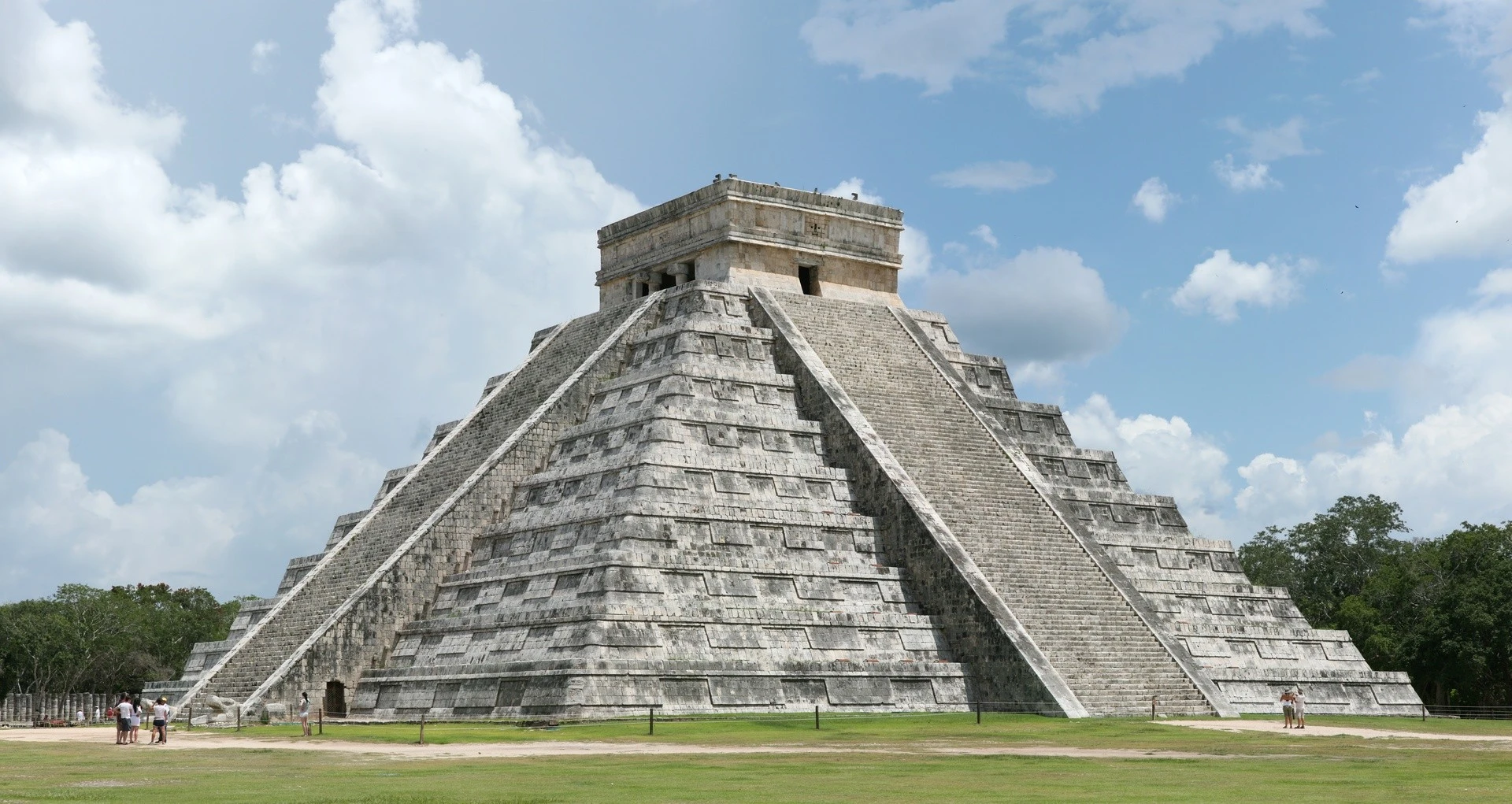 Chichen_Itza_3.webp